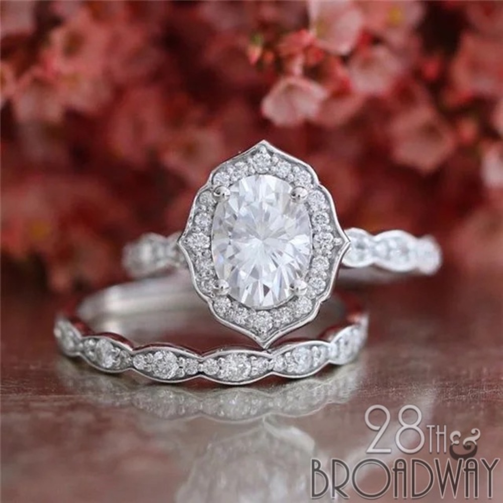 18K White Gold Diamond Bridal Engagement Ring Set